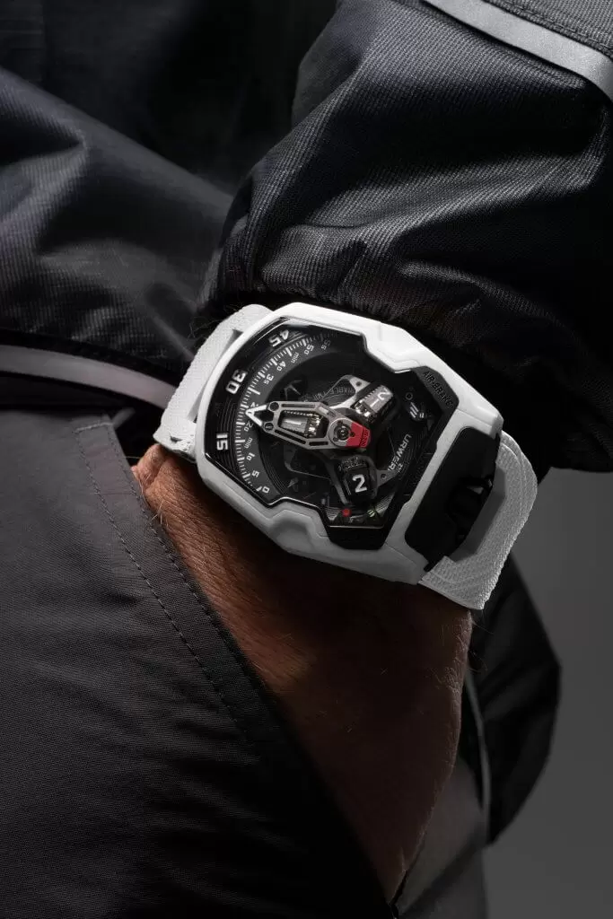 Urwerk UR-230 Polaris｜如極地般雪白（附價錢及介紹）